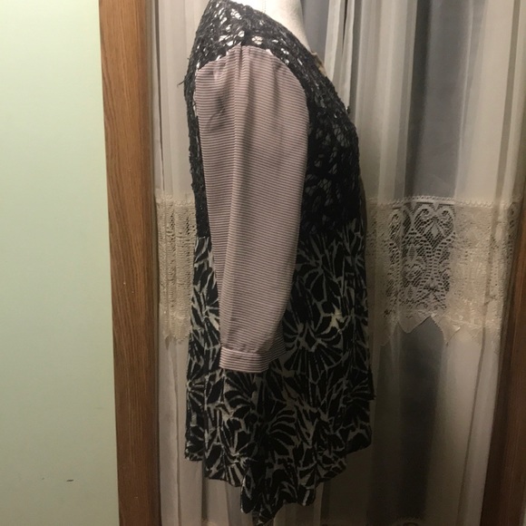 Button Down Tunic - Picture 2 of 4